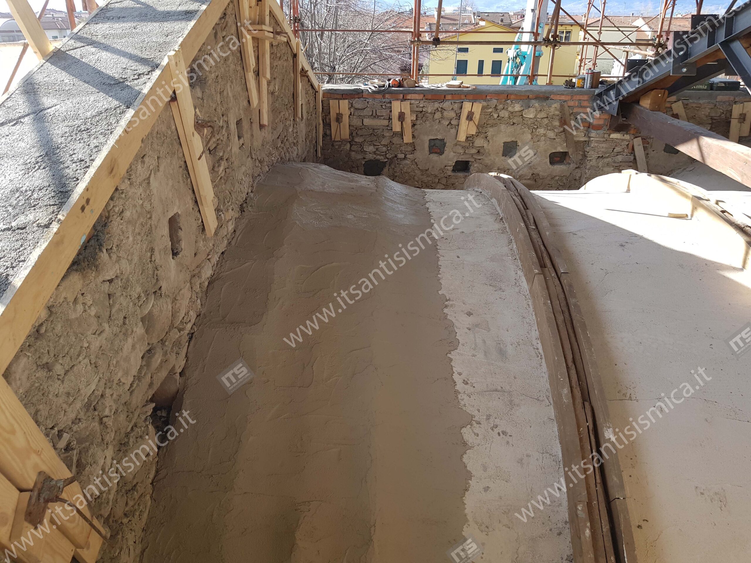 Consolidamento delle volte della chiesa e dell'oratorio di Agliana (PT) — fotografia di cantiere 15